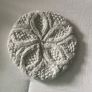 Bundle of 2 winter Barrett’s. Blue n gray